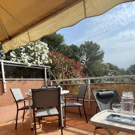 A Cavalaire-sur-mer, 4 Couchages, Parking - Fr-1-226b-167 *