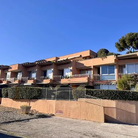 A Cavalaire-sur-mer, 4 Couchages, Parking - Fr-1-226b-167 Daire